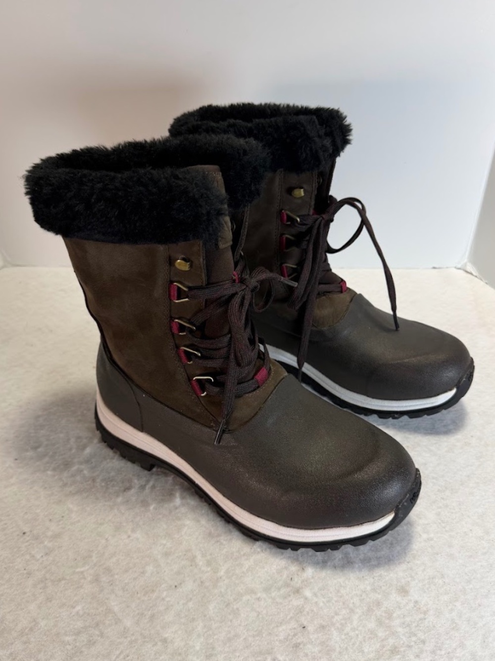 Muck Arctic Ice Lace Boots Womens 9 Waterproof Vibram Arctic Grip NWOT